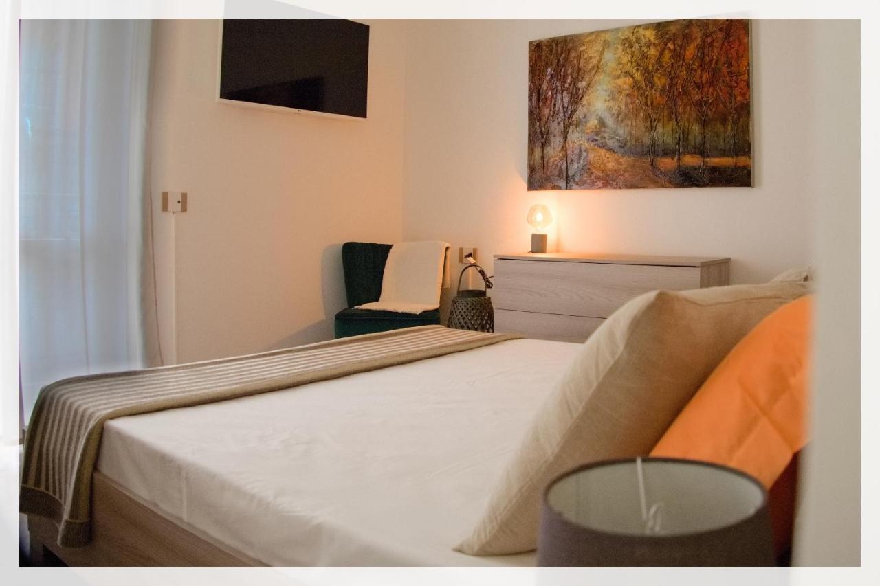 Your Place By The Lake - Near Leonardo Academy, Mxp Sesto Calende Esterno foto